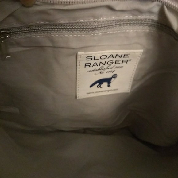 ONE left Floral Crossbody pocketbook - Picture 2 of 7